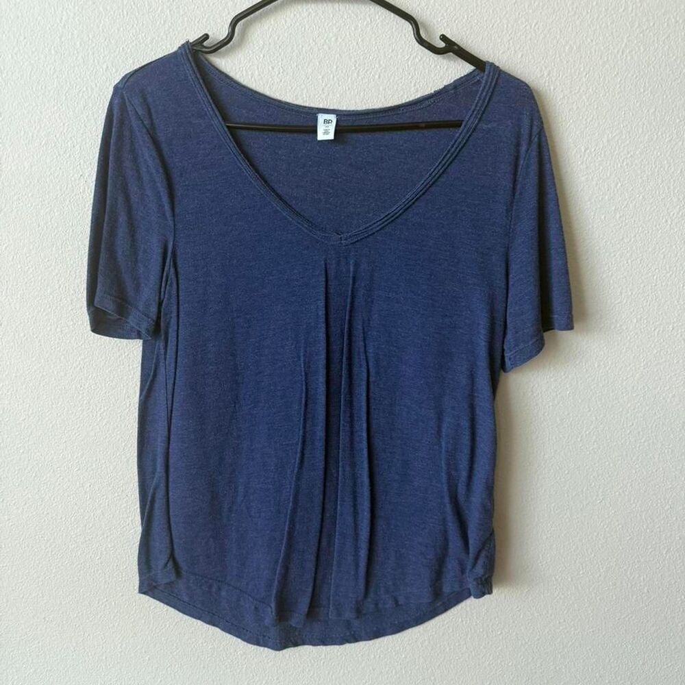 Bp Women's Blue and Navy T-shirt